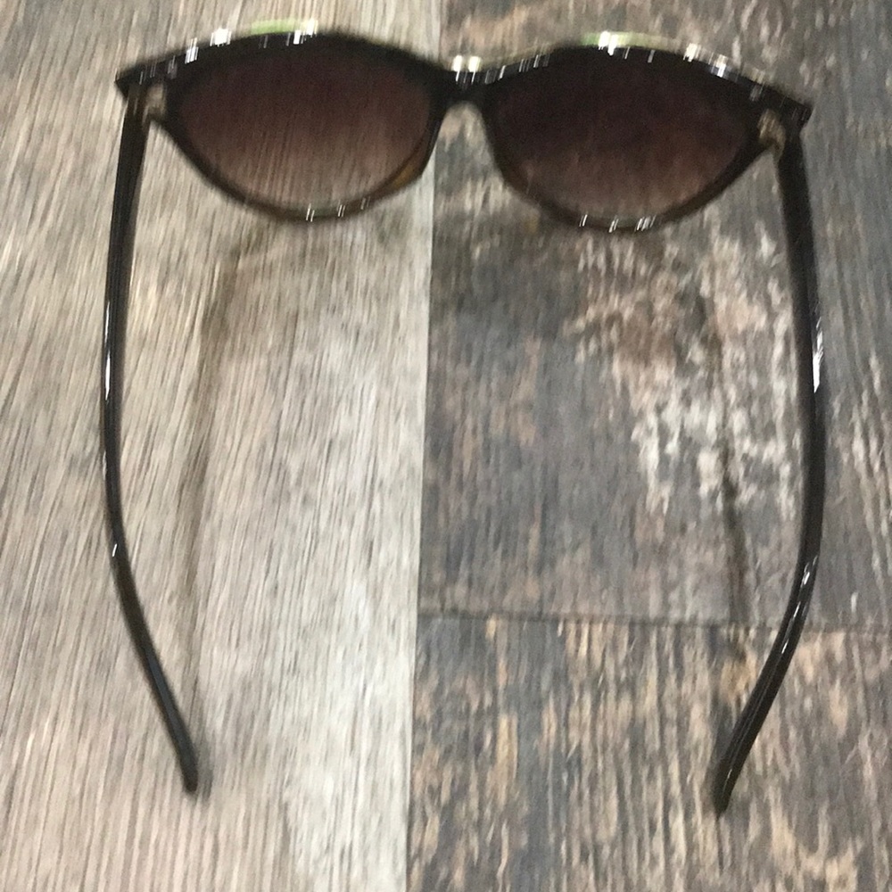 Rhinestone Fashion Sunglasses - Picture 5 of 6